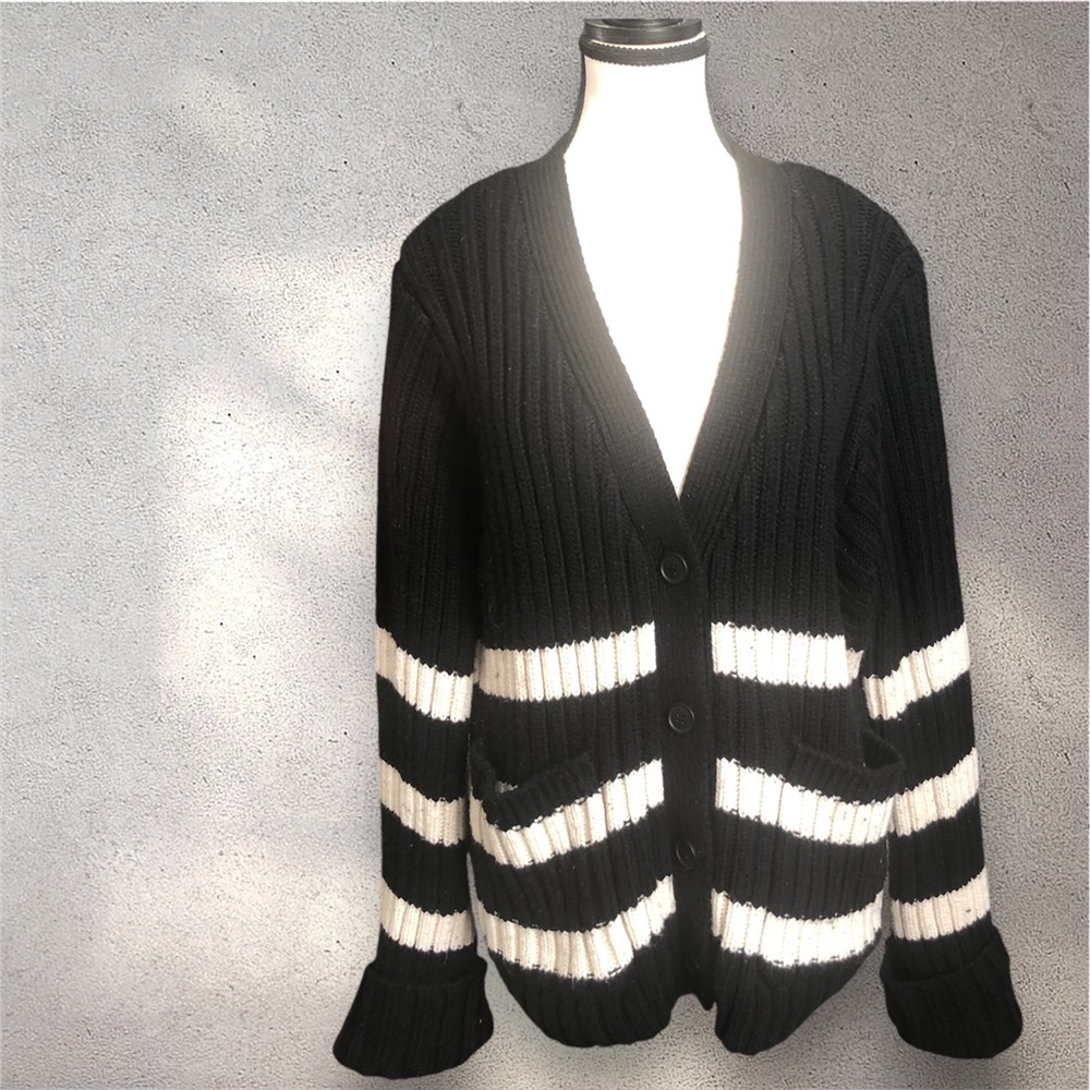 ▪️Zara v neck striped cardigan▪️ - Picture 2 of 9